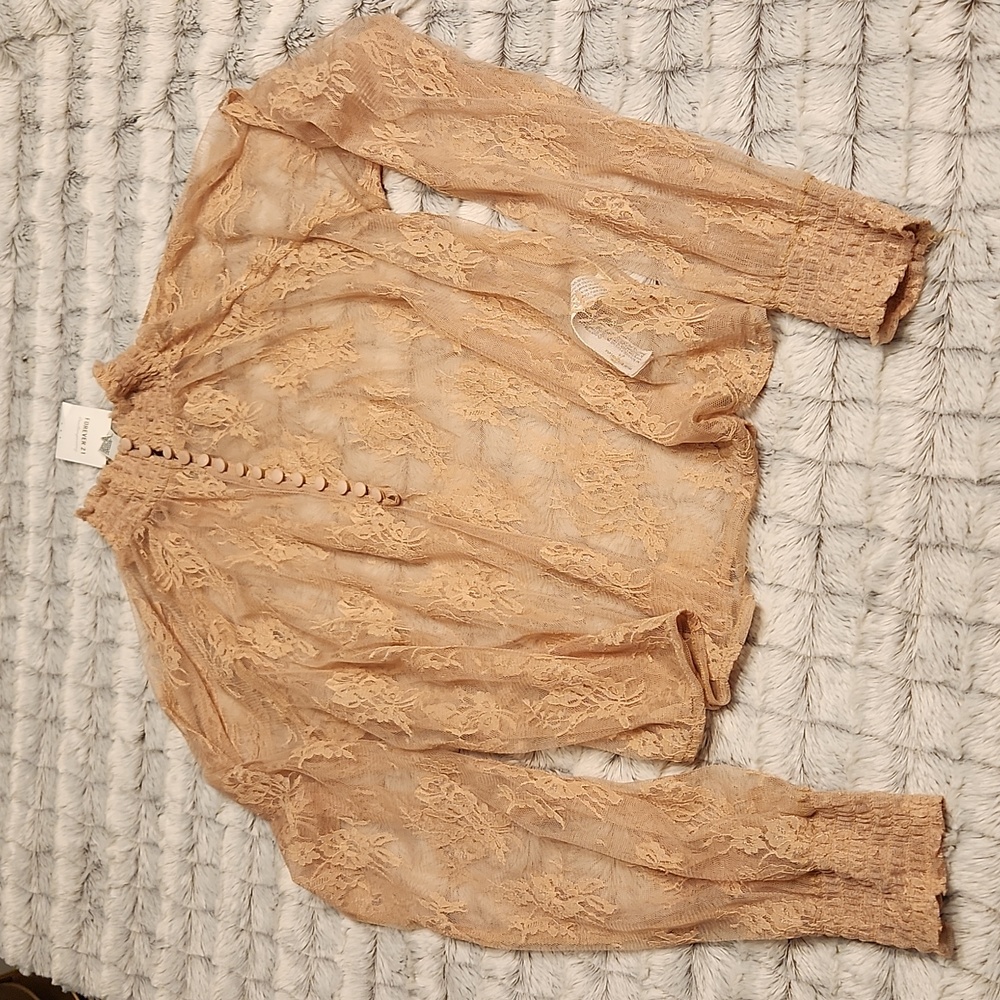 Forever21 contemporary lace blouse